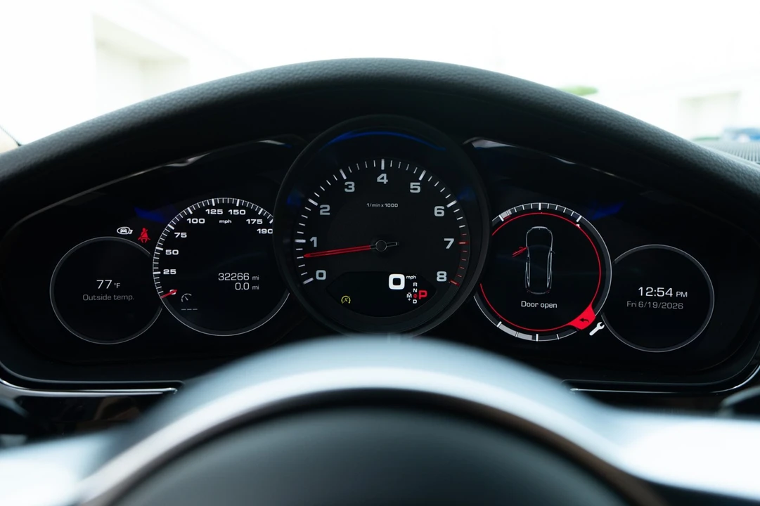 2018 Porsche 971 Panamera - Image 11 of 31
