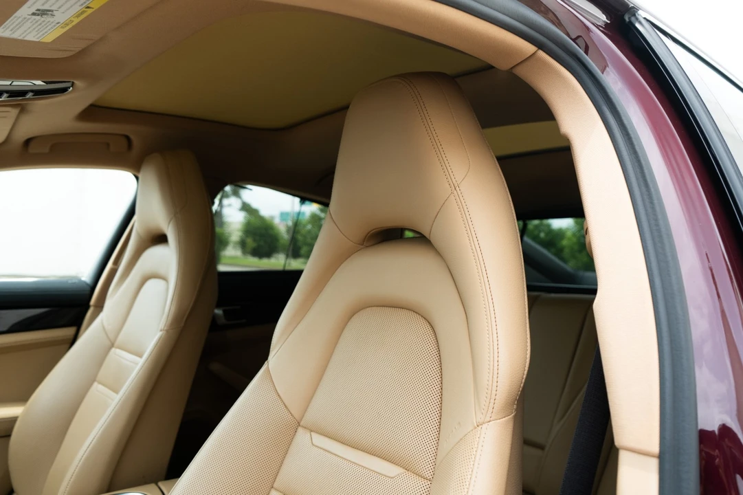 2018 Porsche 971 Panamera - Image 26 of 31