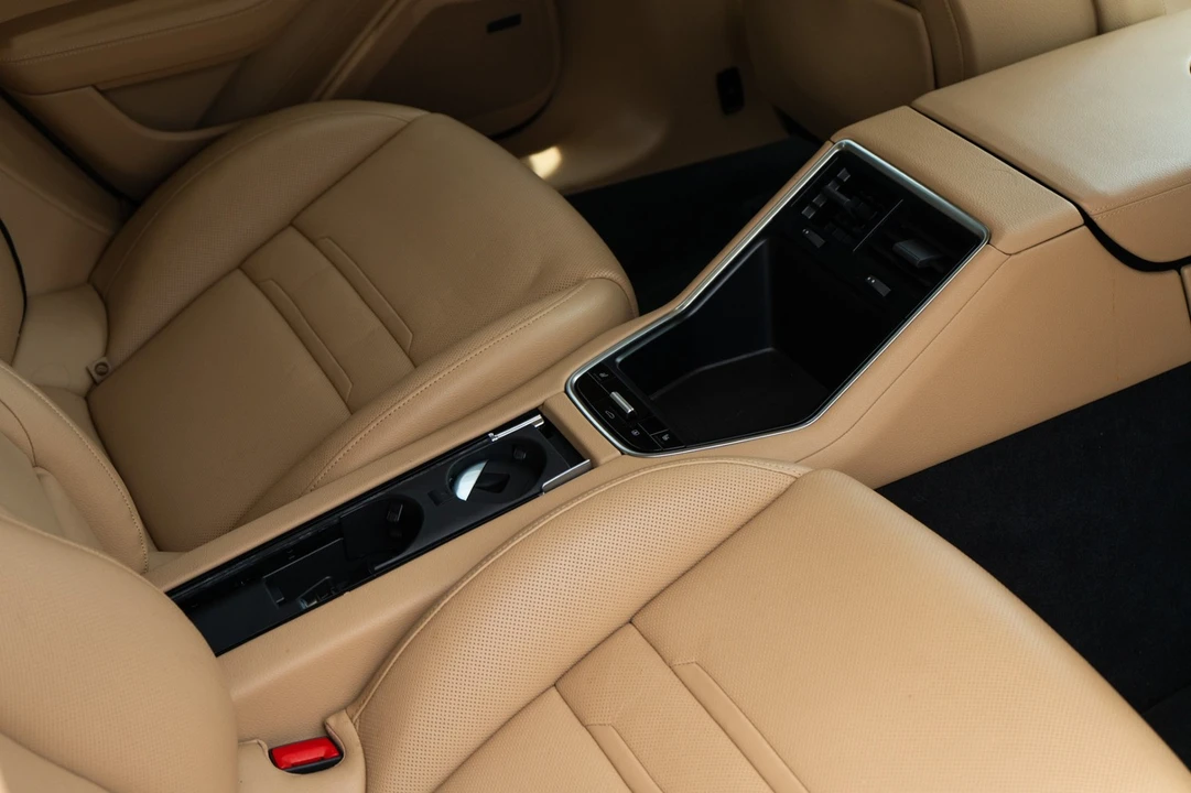 2018 Porsche 971 Panamera - Image 30 of 31