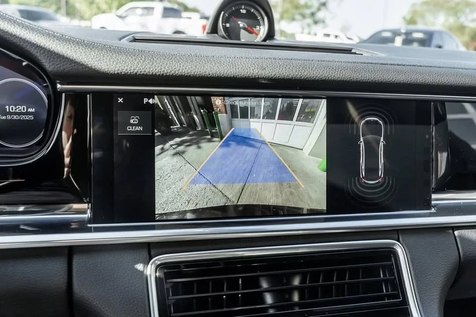 2018 Porsche 971 Panamera - Image 8 of 20