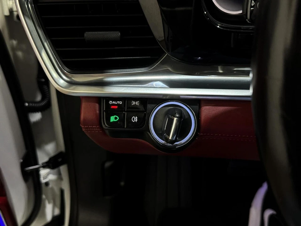 2018 Porsche 971 Panamera 4S - Image 26 of 31