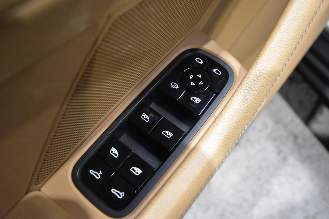 2018 Porsche 971 Panamera 4S - Image 13 of 31