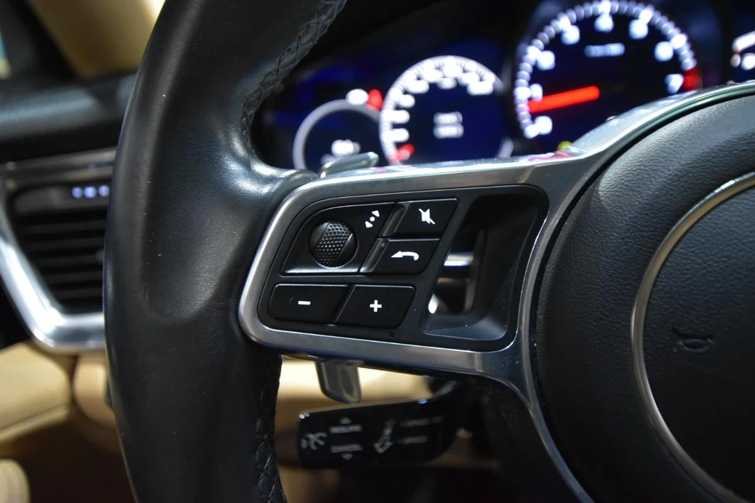 2018 Porsche 971 Panamera 4S - Image 19 of 31