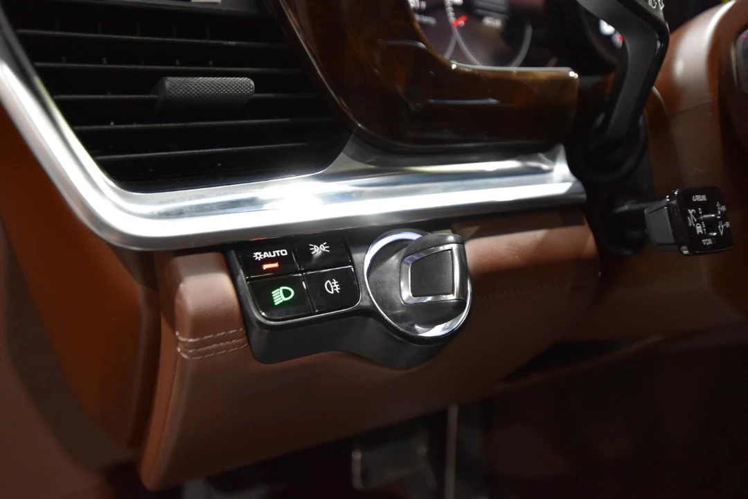 2018 Porsche 971 Panamera 4S - Image 14 of 31