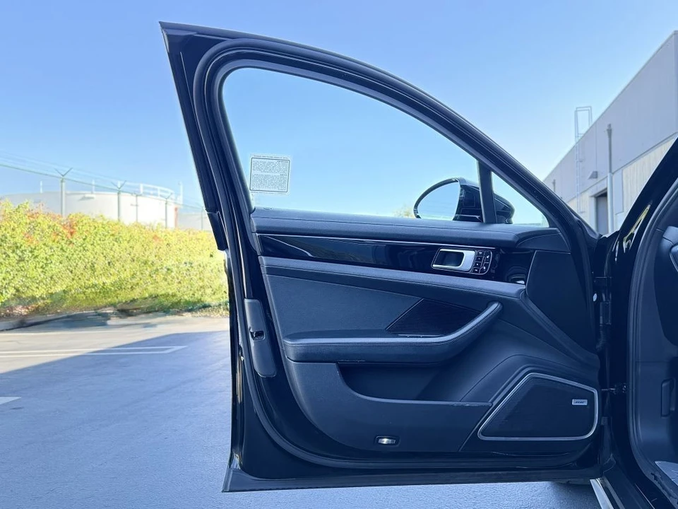 2018 Porsche 971 Panamera 4S - Image 19 of 31