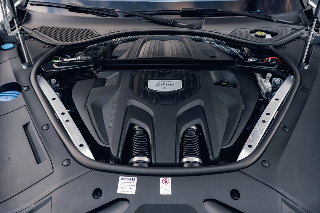 2018 Porsche 971 Panamera 4S - Image 17 of 31