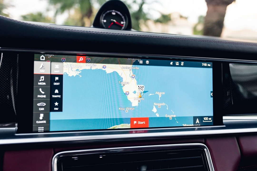 2018 Porsche 971 Panamera 4S - Image 26 of 31