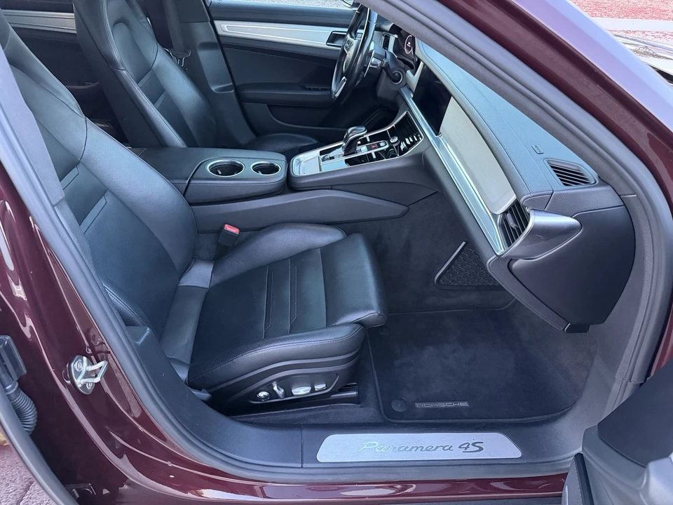 2018 Porsche 971 Panamera Sport Turismo - Image 30 of 31