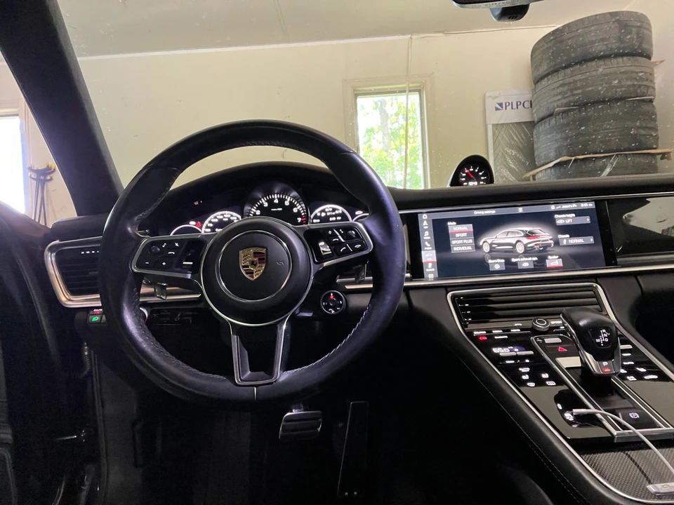 2018 Porsche 971 Panamera Sport Turismo - Image 13 of 16
