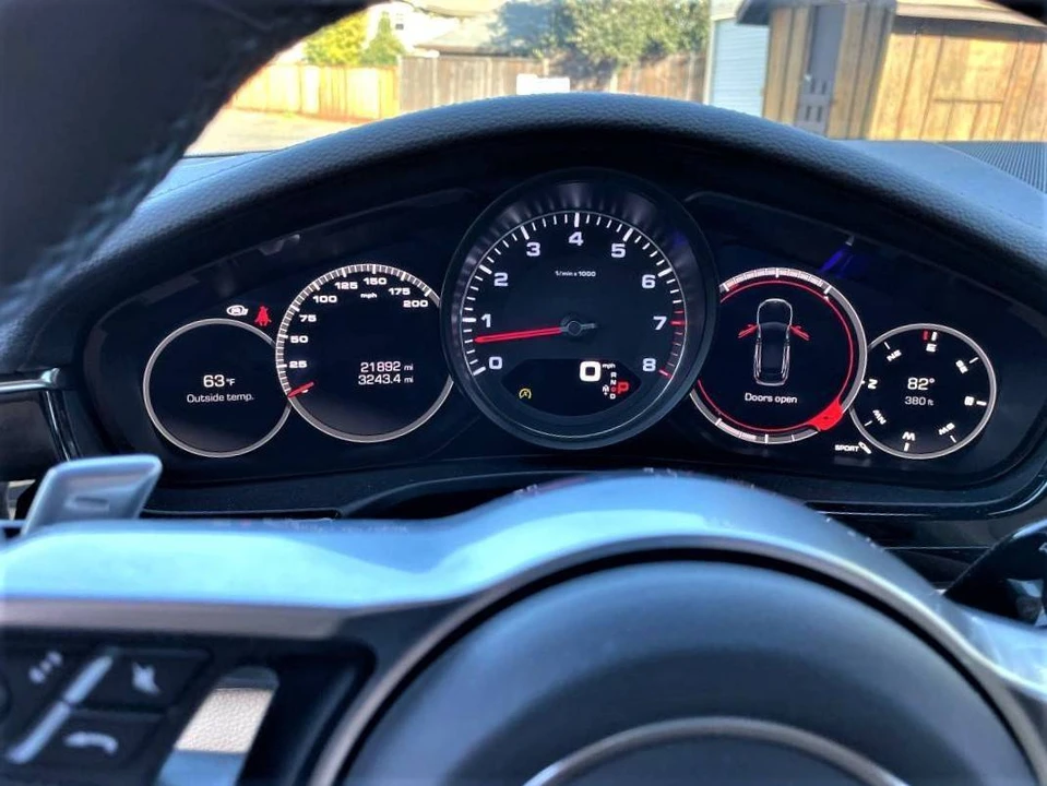 2018 Porsche 971 Panamera Sport Turismo - Image 9 of 10