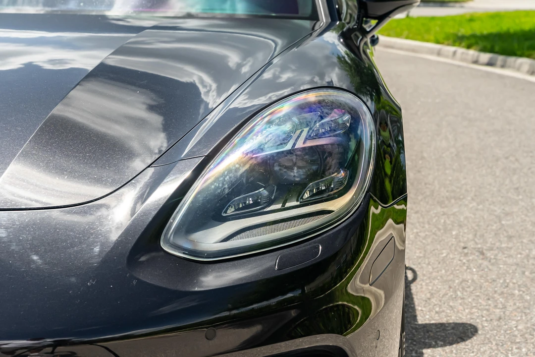 2018 Porsche 971 Panamera Sport Turismo - Image 27 of 31