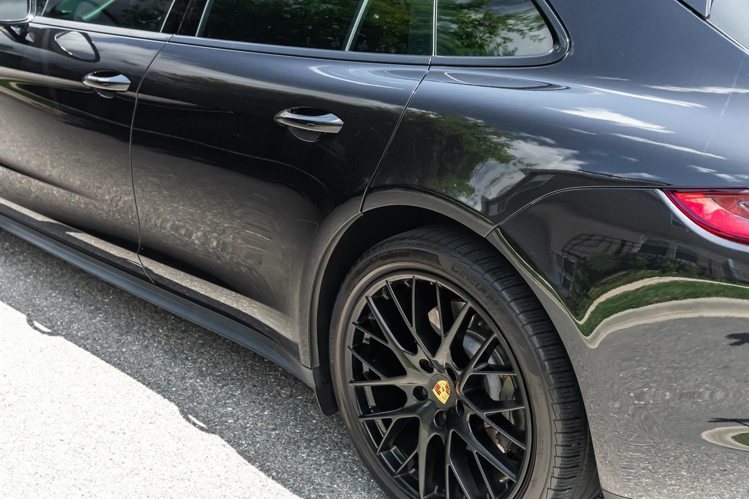 2018 Porsche 971 Panamera Sport Turismo - Image 17 of 31