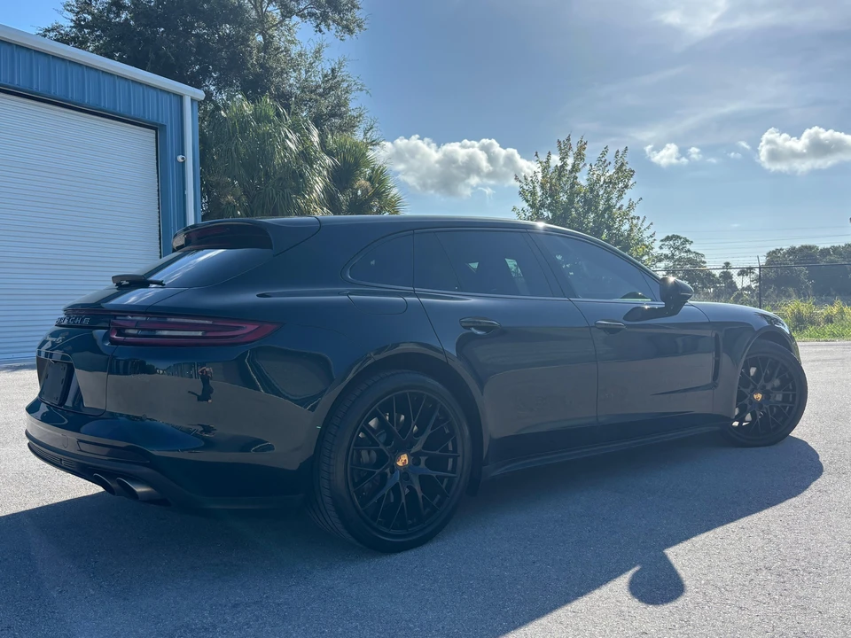 2018 Porsche 971 Panamera Sport Turismo - Image 27 of 31