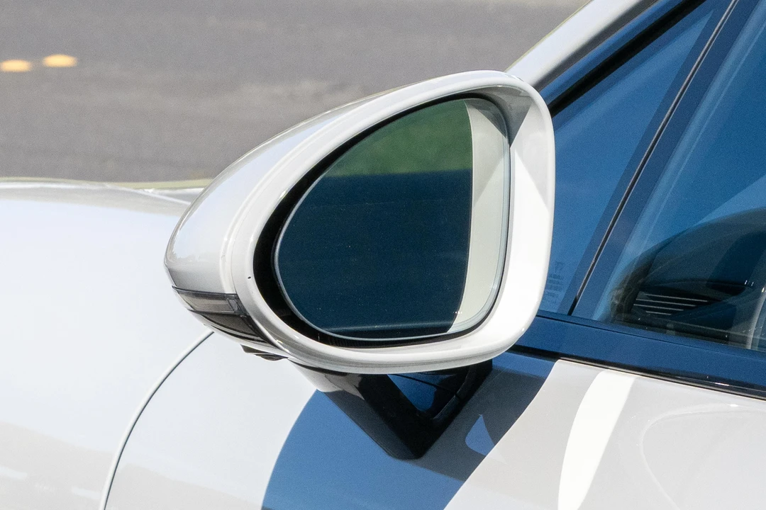 2018 Porsche 971 Panamera Sport Turismo - Image 15 of 31
