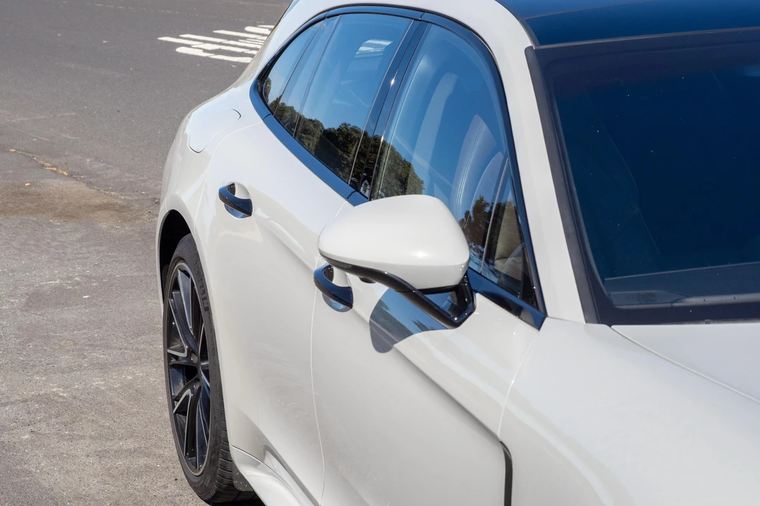 2018 Porsche 971 Panamera Sport Turismo - Image 25 of 31