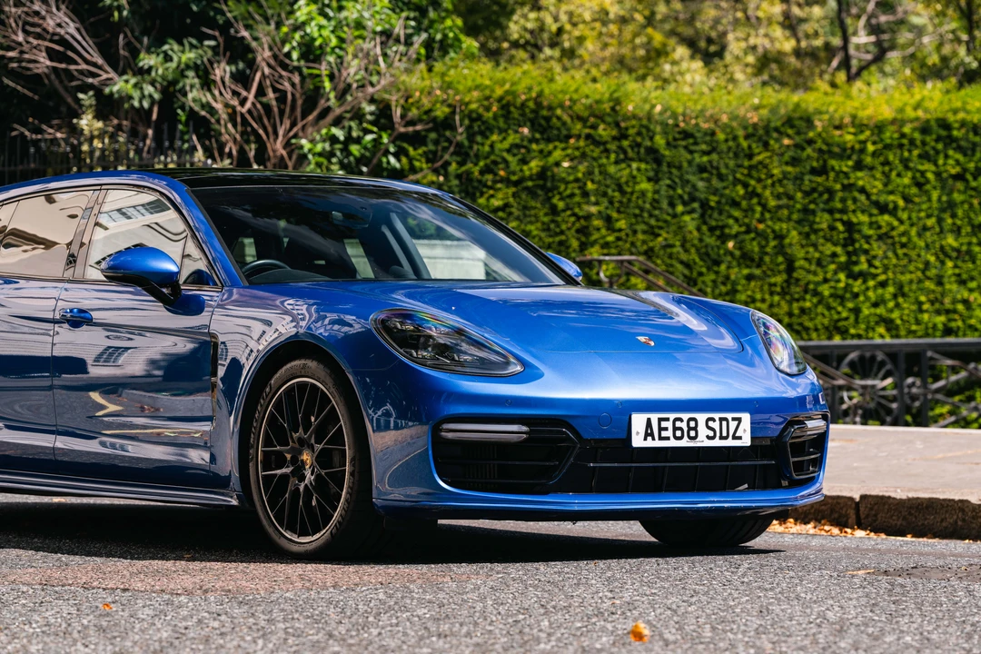 2018 Porsche 971 Panamera Sport Turismo - Image 25 of 31