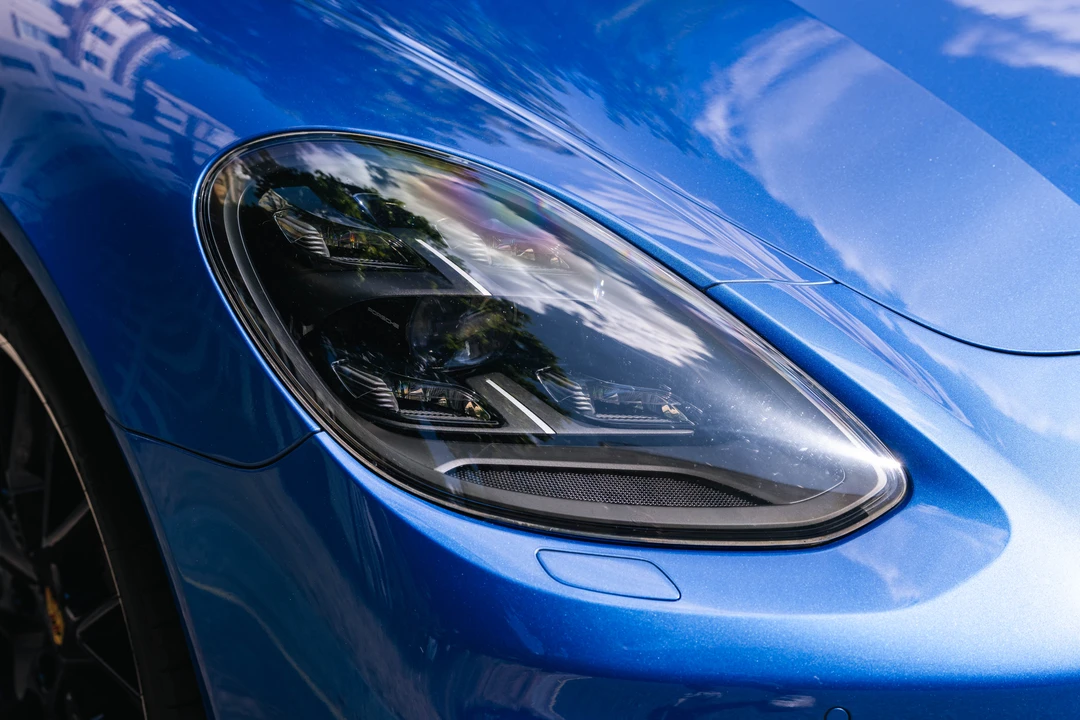 2018 Porsche 971 Panamera Sport Turismo - Image 29 of 31