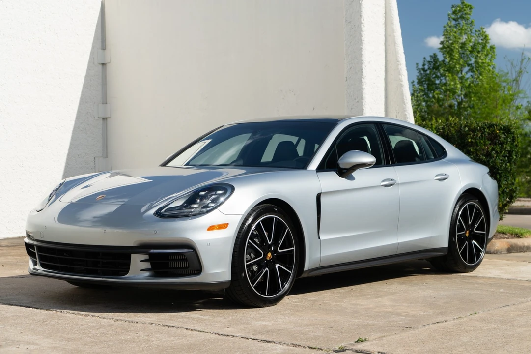 2018 Porsche 971 Panamera 4S - Image 2 of 31