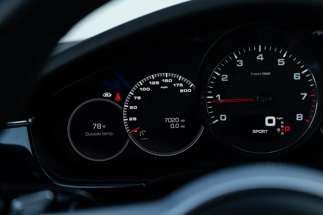 2018 Porsche 971 Panamera 4S - Image 12 of 31