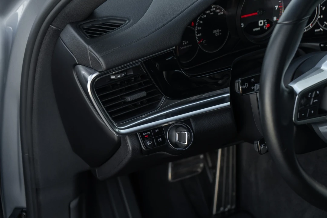 2018 Porsche 971 Panamera 4S - Image 17 of 31
