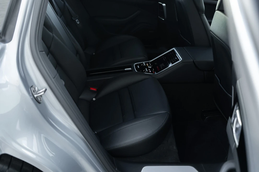 2018 Porsche 971 Panamera 4S - Image 30 of 31