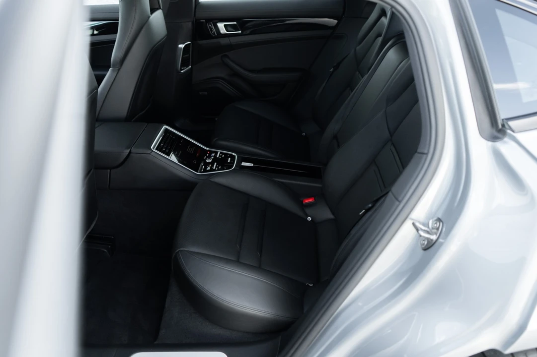 2018 Porsche 971 Panamera 4S - Image 27 of 31