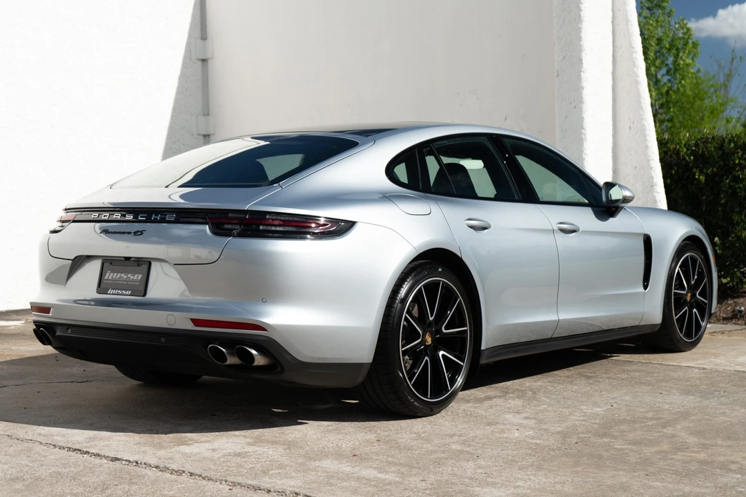 2018 Porsche 971 Panamera 4S - Image 9 of 31