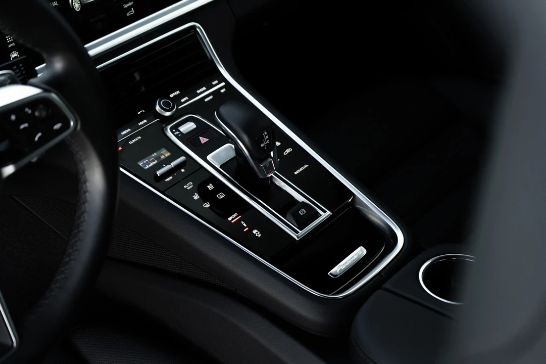 2018 Porsche 971 Panamera 4S - Image 19 of 31