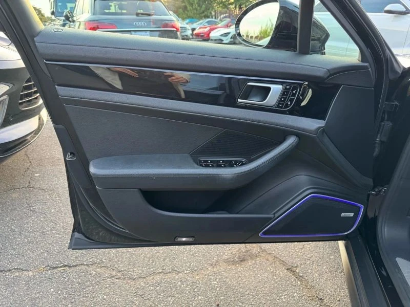 2018 Porsche 971 Panamera - Image 9 of 12