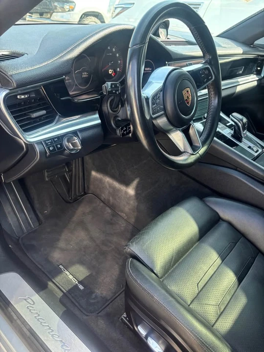 2018 Porsche 971 Panamera - Image 8 of 9