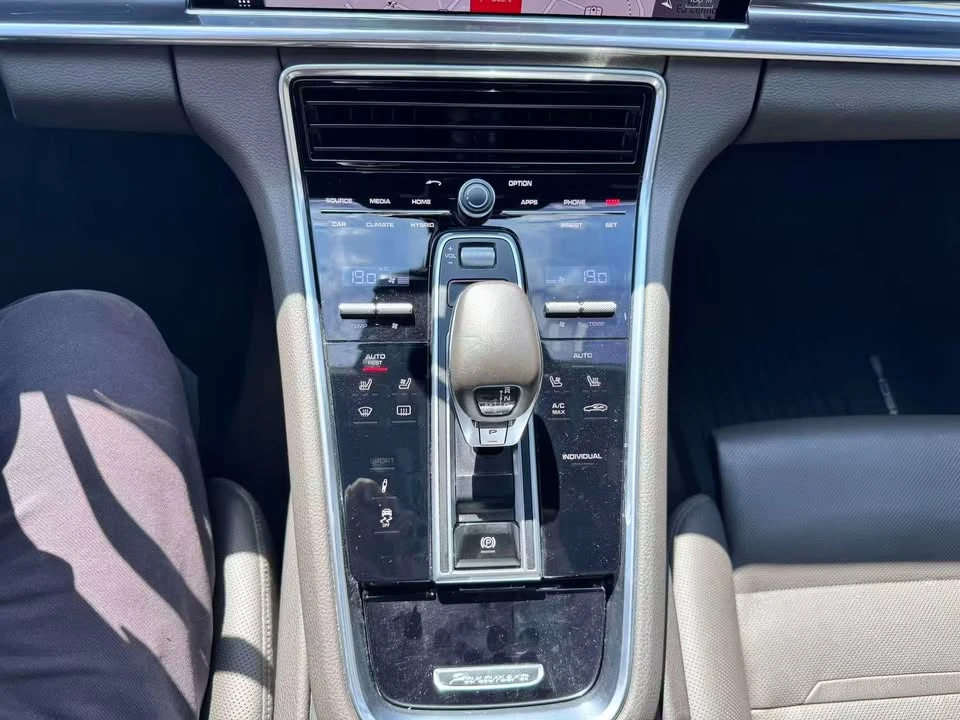 2018 Porsche 971 Panamera - Image 13 of 19