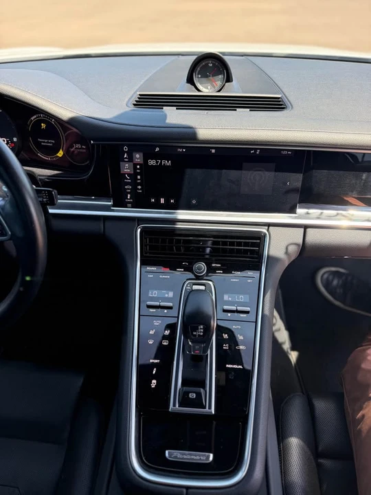 2018 Porsche 971 Panamera - Image 9 of 11