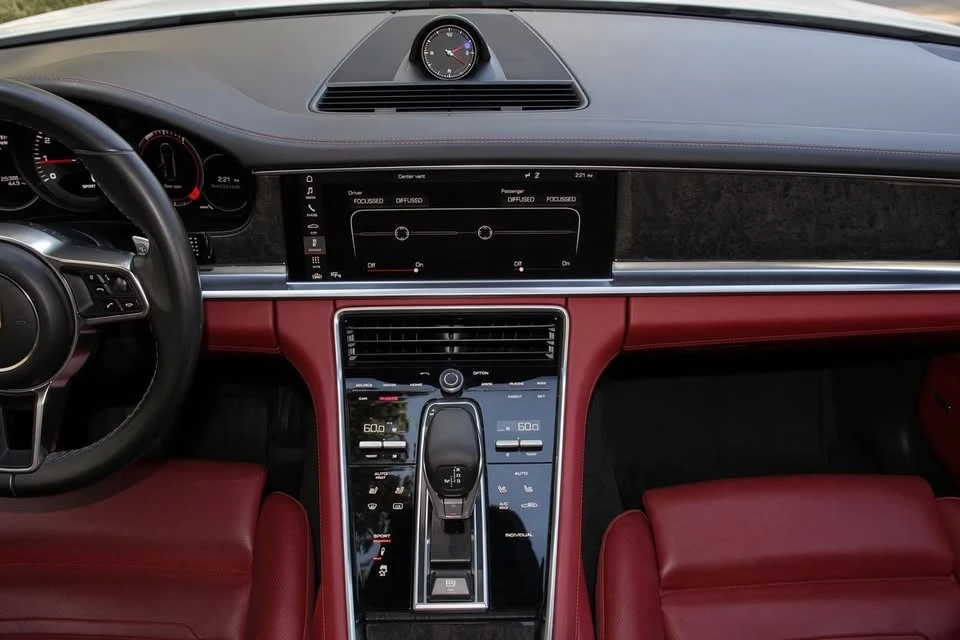 2018 Porsche 971 Panamera - Image 12 of 20
