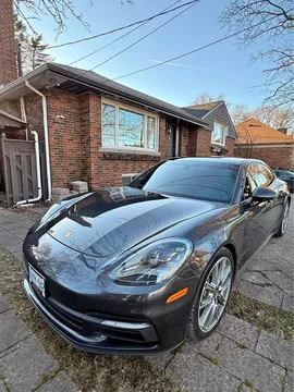 2018 Porsche Panamera 4