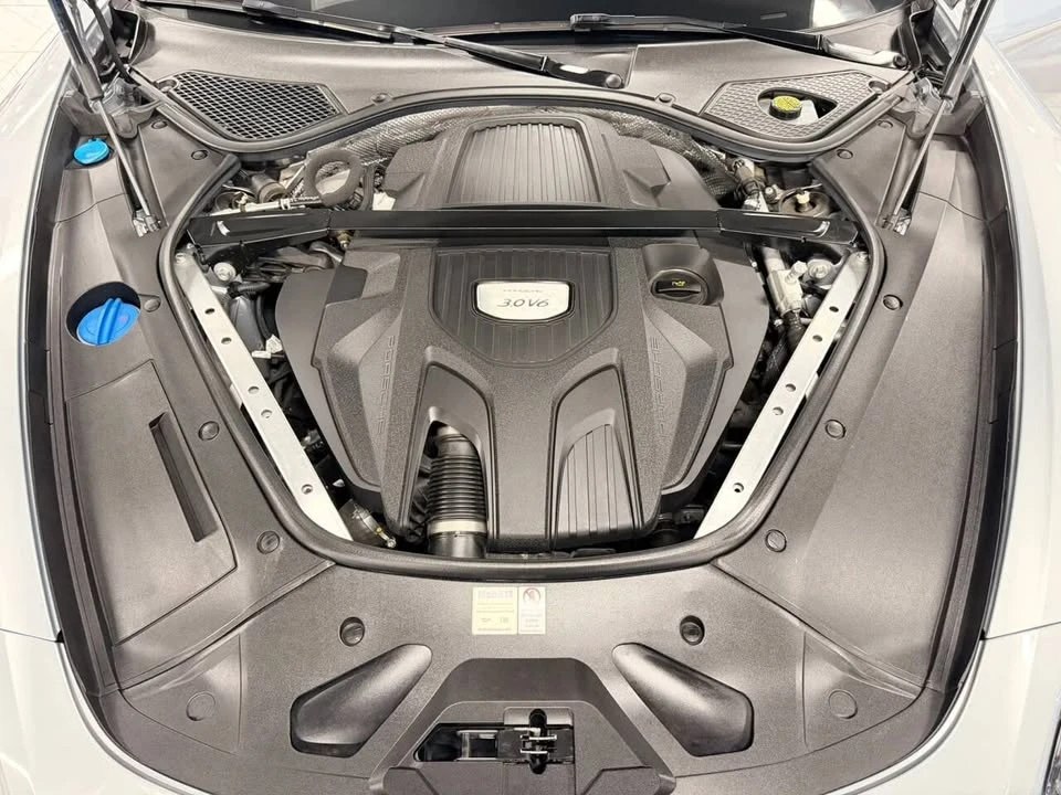 2018 Porsche 971 Panamera - Image 18 of 19