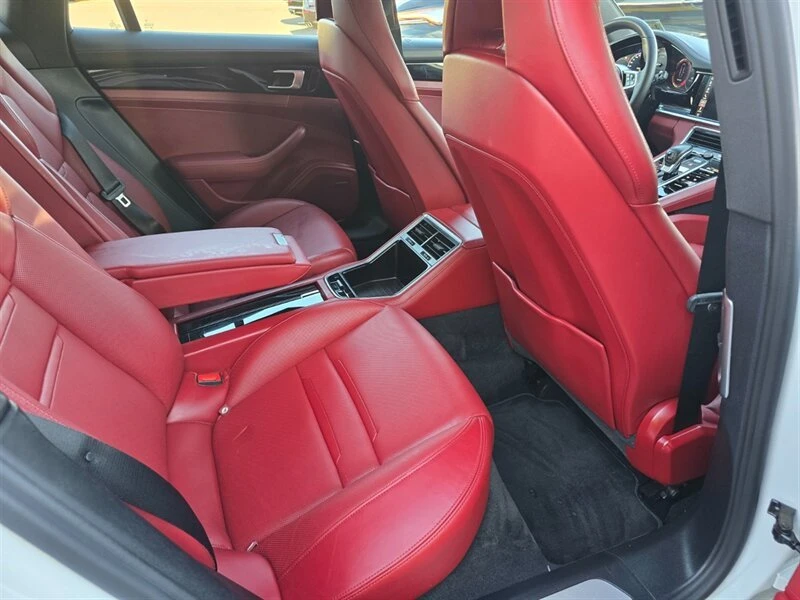 2018 Porsche 971 Panamera - Image 16 of 20