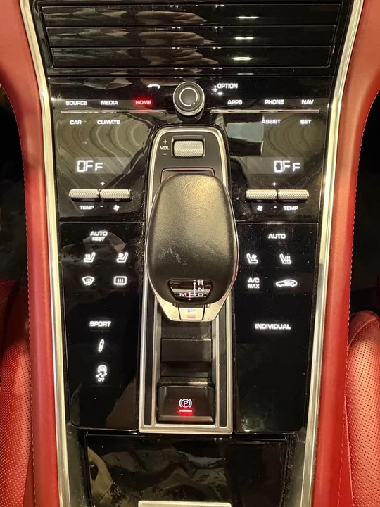 2018 Porsche 971 Panamera - Image 16 of 20
