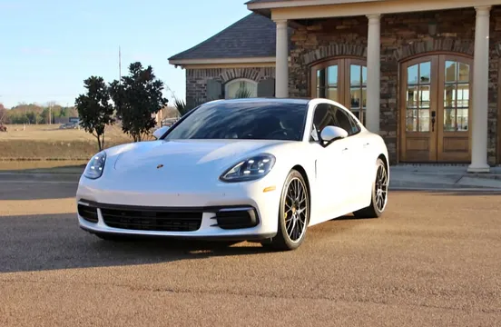 2018 Porsche Panamera 4