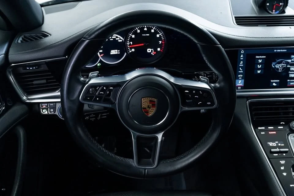 2018 Porsche 971 Panamera - Image 9 of 20
