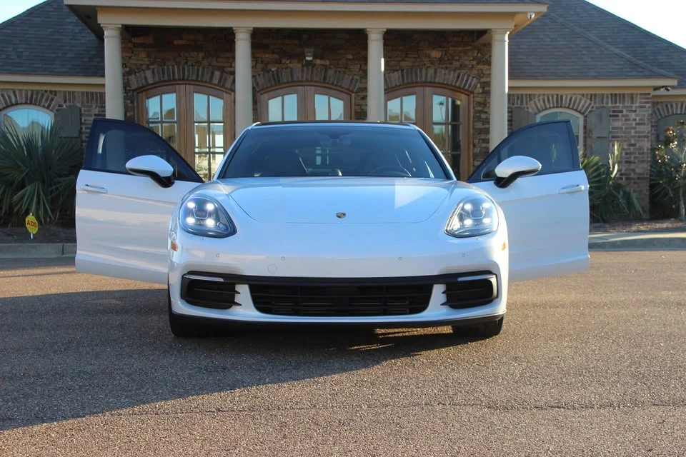 2018 Porsche 971 Panamera - Image 4 of 20