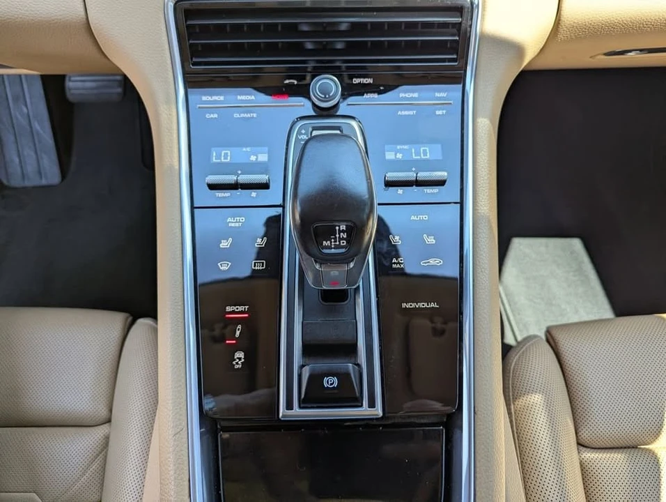 2018 Porsche 971 Panamera - Image 16 of 20