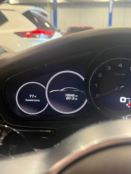 2018 Porsche 971 Panamera - Image 10 of 16