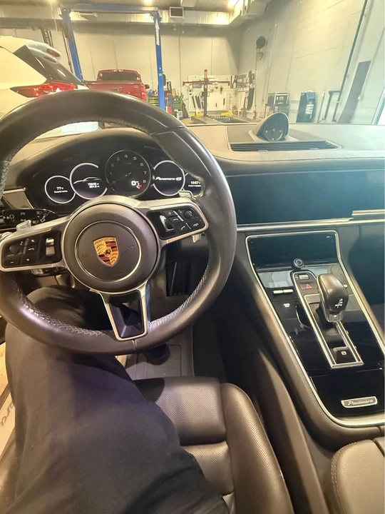 2018 Porsche 971 Panamera - Image 9 of 16