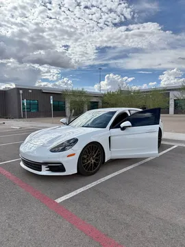 2018 Porsche Panamera Panamera