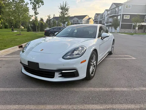 2018 Porsche Panamera 4