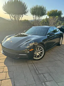 2018 Porsche Panamera Panamera