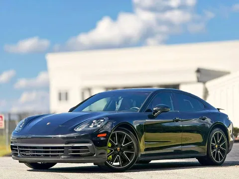 2018 Porsche Panamera Panamera
