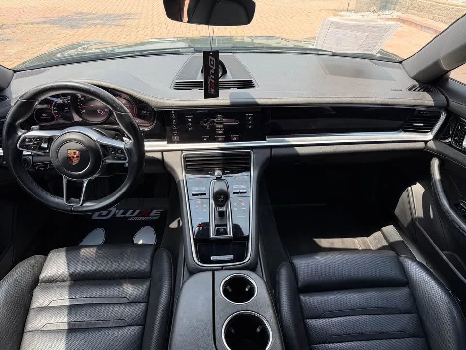 2018 Porsche 971 Panamera - Image 10 of 17