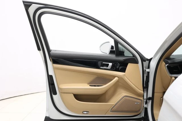 2018 Porsche 971 Panamera - Image 10 of 21
