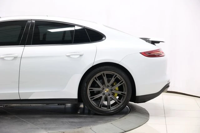 2018 Porsche 971 Panamera - Image 9 of 21